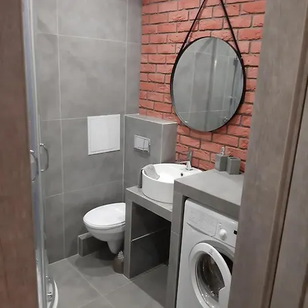 Διαμέρισμα Port *